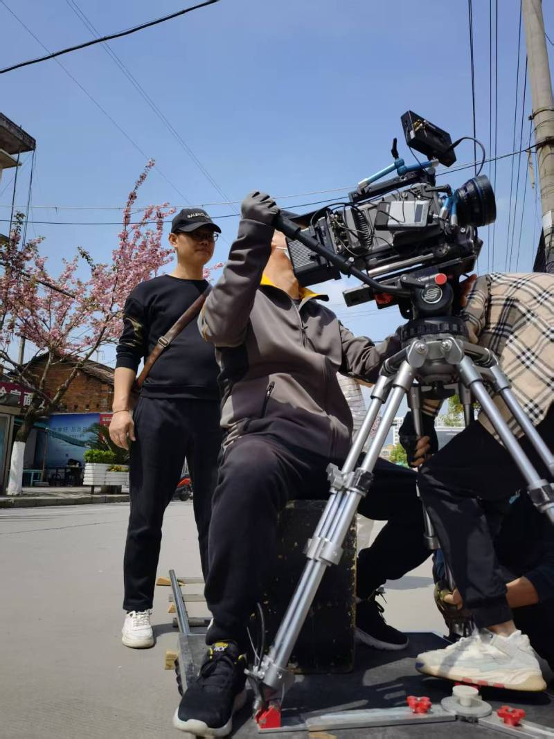 淇滨区广告片拍摄：快消品牌爆款之选，网感内容适配社媒传播！